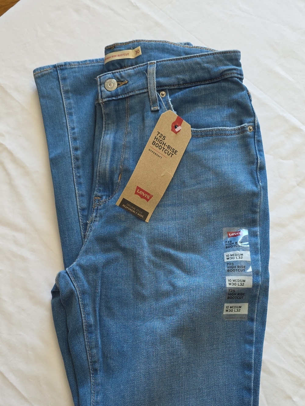 Levi's High-Rise Bootcut Jeans in Medium Blue